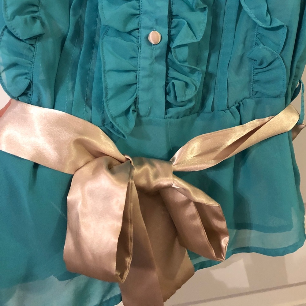 Cute Ruffles Top - Picture 4 of 6
